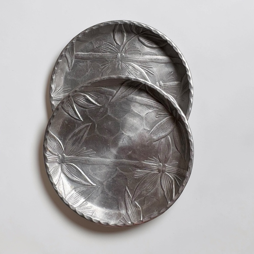 Vintage Set Everlast Forged Aluminum Silver Coasters 1950s Bamboo Floral Design